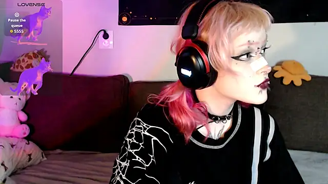 Snapshot of meow_nicole chatting on 5, 7, 2026 meow nicole online show from 5, 7, 2026