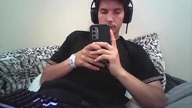 Snapshot of Nicks10in chatting on 6, 7, 2026 Nicks10in online show from 6, 7, 2026
