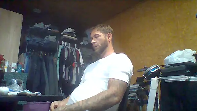 Snapshot of midwestkinkster580 chatting on 3, 8, 2026 midwestkinkster580 online show from 3, 8, 2026
