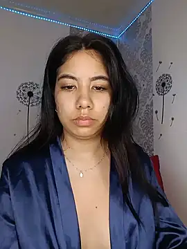 Snapshot of AylinLove_ chatting on 13, 7, 2026 AylinLove online show from 13, 7, 2026