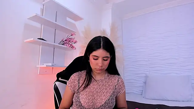 Snapshot of AylinLove_ chatting on 25, 7, 2026 AylinLove online show from 25, 7, 2026