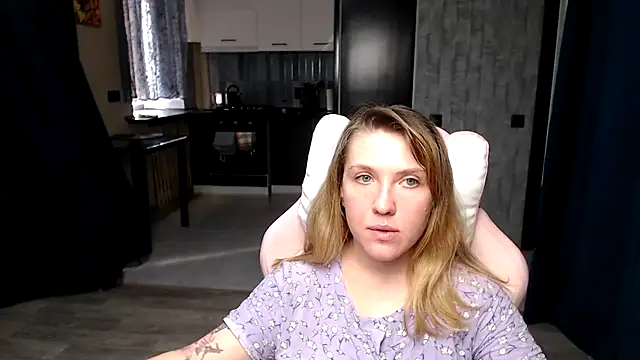 Reginasmilee online show from 23, 9, 2025