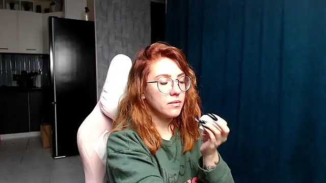 Reginasmilee online show from 1, 10, 2025