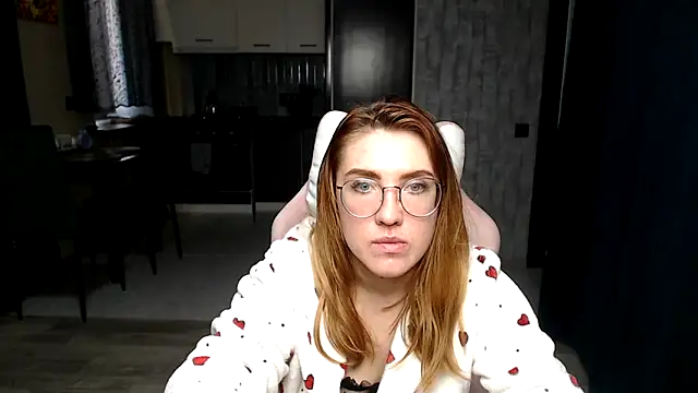 Reginasmilee online show from 25, 11, 2025