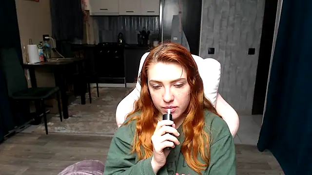 Reginasmilee online show from 15, 4, 2026