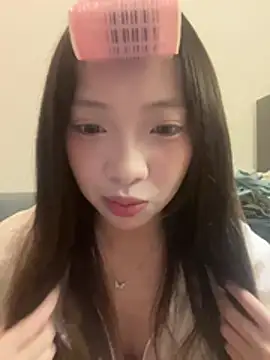 Snapshot of YY-1-1-1 chatting on 9, 8, 2026 YY-1-1-1 online show from 9, 8, 2026