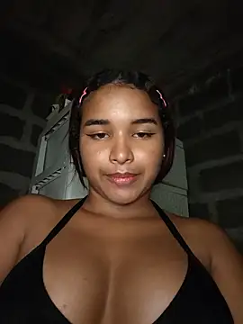 Snapshot of Madeleik chatting on 4, 7, 2026 Madeleik online show from 4, 7, 2026