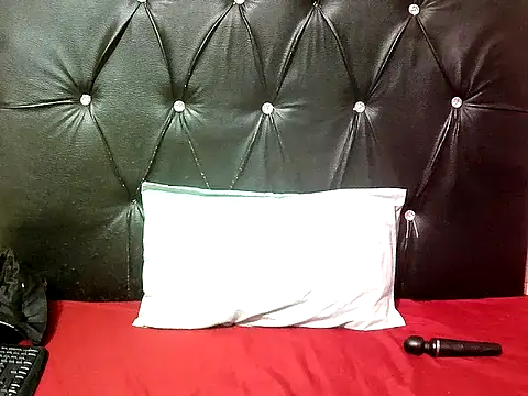 Snapshot of Submissivebitchxxx chatting on 25, 6, 2026 Submissivebitchxxx online show from 25, 6, 2026