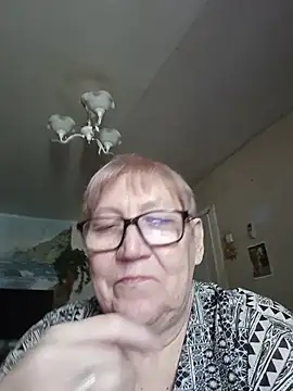 Snapshot of Molli1408 chatting on 10, 7, 2026 Molli1408 online show from 10, 7, 2026