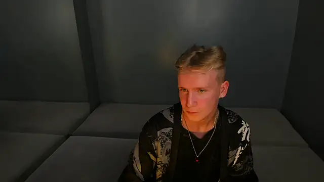 Snapshot of EdwinWilliams chatting on 10, 7, 2026 EdwinWilliams online show from 10, 7, 2026