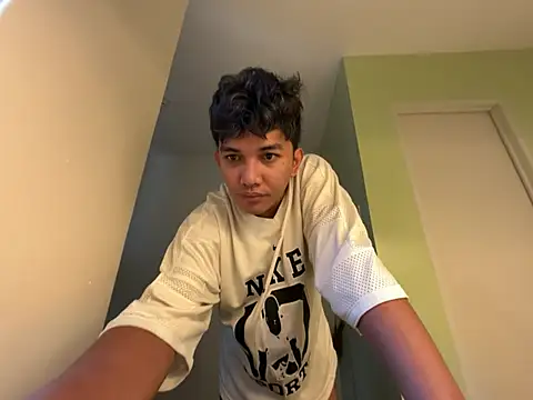 Snapshot of xZenithx_ chatting on 5, 7, 2026 xZenithx online show from 5, 7, 2026