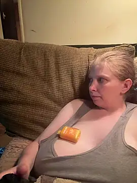Snapshot of Tits645 chatting on 9, 7, 2026 Tits645 online show from 9, 7, 2026