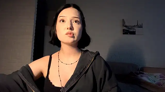 Snapshot of MiaLoon chatting on 4, 7, 2026 MiaLoon online show from 4, 7, 2026