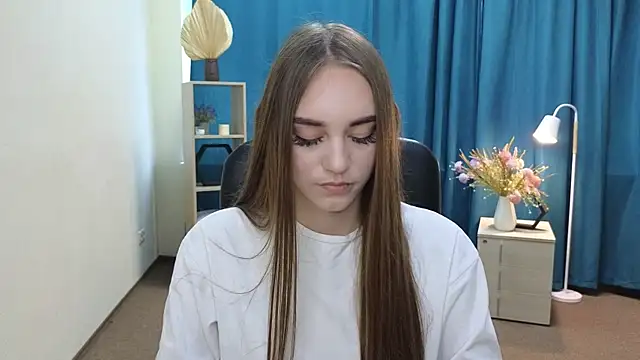 Snapshot of SlyviaObringer chatting on 3, 7, 2026 SlyviaObringer online show from 3, 7, 2026
