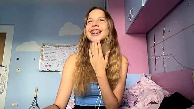 Snapshot of RubiWarlow chatting on 7, 7, 2026 RubiWarlow online show from 7, 7, 2026