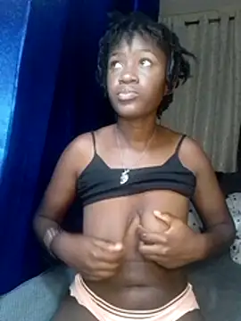 Snapshot of boobqueen15 chatting on 5, 7, 2026 boobqueen15 online show from 5, 7, 2026
