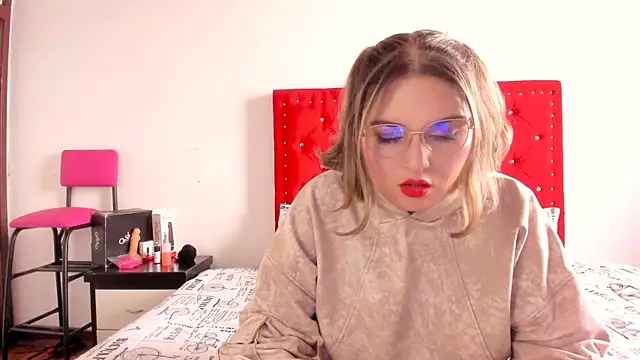Snapshot of Sofia__bella chatting on 3, 7, 2026 Sofia bella online show from 3, 7, 2026