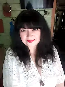 Snapshot of BeautyMilana13 chatting on 7, 7, 2026 BeautyMilana13 online show from 7, 7, 2026