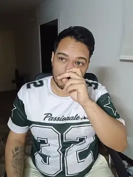 Snapshot of Alejandro_db chatting on 17, 7, 2026 Alejandro db online show from 17, 7, 2026