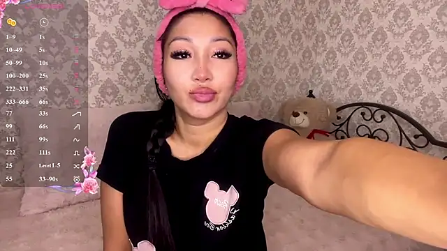 Snapshot of MadelineKiss chatting on 11, 7, 2026 MadelineKiss online show from 11, 7, 2026