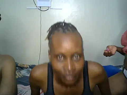 Snapshot of Petitebee01 chatting on 6, 7, 2026 Petitebee01 online show from 6, 7, 2026