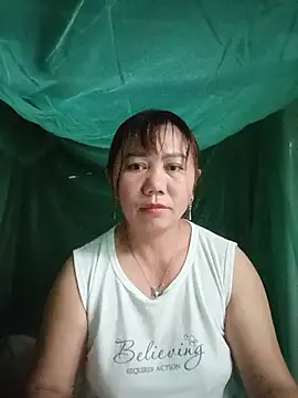 Snapshot of Mai-lingg chatting on 8, 7, 2026 Mai-lingg online show from 8, 7, 2026