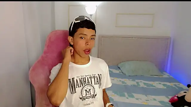 Snapshot of JeifMoon_ chatting on 11, 7, 2026 JeifMoon online show from 11, 7, 2026