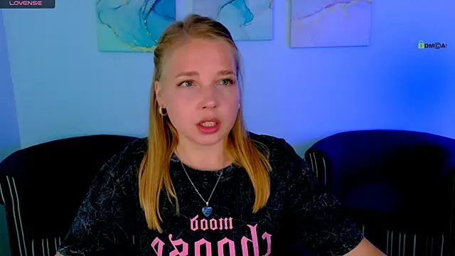 Snapshot of olivia_kit chatting on 12, 7, 2026 olivia kit online show from 12, 7, 2026