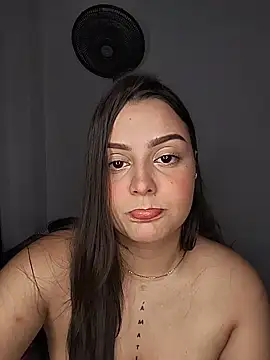 Snapshot of Emma_Rose__ chatting on 16, 7, 2026 Emma Rose online show from 16, 7, 2026