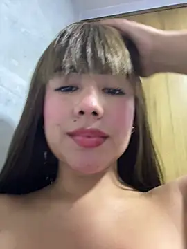 Snapshot of coral_tre chatting on 25, 7, 2026 coral tre online show from 25, 7, 2026