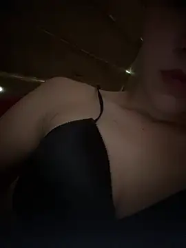 Snapshot of Jully-love chatting on 21, 7, 2026 Jully-love online show from 21, 7, 2026