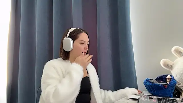 Snapshot of FeeedParanoid chatting on 22, 7, 2026 FeeedParanoid online show from 22, 7, 2026