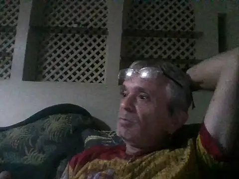 Snapshot of momba772 chatting on 2, 8, 2026 momba772 online show from 2, 8, 2026