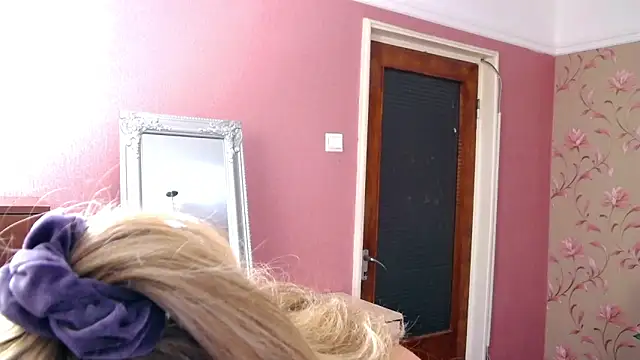 Snapshot of MatureMariah chatting on 12, 1, 2025 MatureMariah online show from 12, 1, 2025