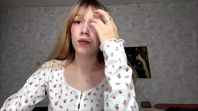AriaFlyFerrari online show from 22, 7, 2026