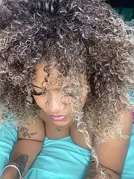 riri brunnete online show from 29, 12, 2024