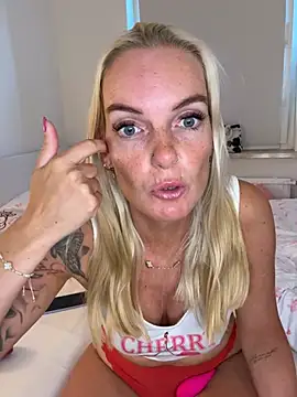 Missblondy39 online show from 25, 7, 2026