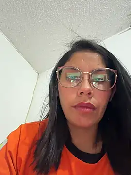Snapshot of Mia_roux21 chatting on 25, 7, 2026 Mia roux21 online show from 25, 7, 2026