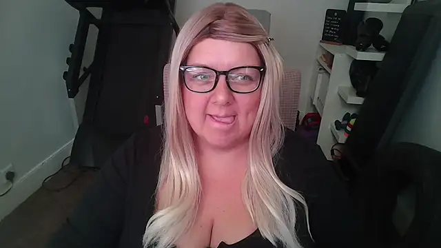 Blonde Exclusive online show from 31, 7, 2026