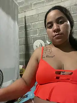 Snapshot of laura1999love chatting on 2, 8, 2026 laura1999love online show from 2, 8, 2026