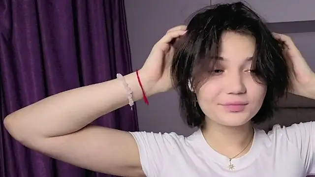 cute  caprice online show from 3, 8, 2026