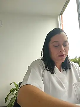 Queen-yessi12 online show from 4, 8, 2026