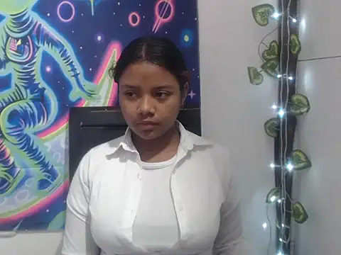 Snapshot of lau_sofia21 chatting on 8, 8, 2026 lau sofia21 online show from 8, 8, 2026