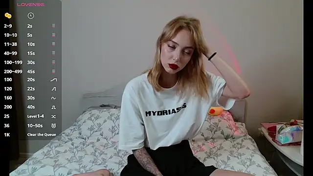 Snapshot of IvoryDoll chatting on 9, 8, 2026 IvoryDoll online show from 9, 8, 2026