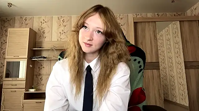 Snapshot of SalmonWhip chatting on 10, 8, 2026 SalmonWhip online show from 10, 8, 2026