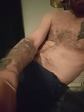 Snapshot of Bearded_Daddy321 chatting on 9, 8, 2026 Bearded Daddy321 online show from 9, 8, 2026