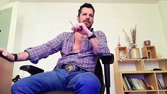 Snapshot of ChrisKox chatting on 21, 4, 2026 ChrisKox online show from 21, 4, 2026