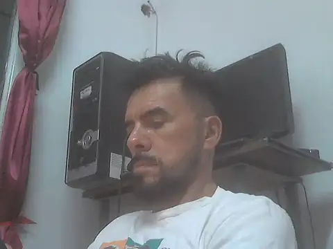 Snapshot of el_principe_hot chatting on 25, 10, 2025 el principe hot online show from 25, 10, 2025