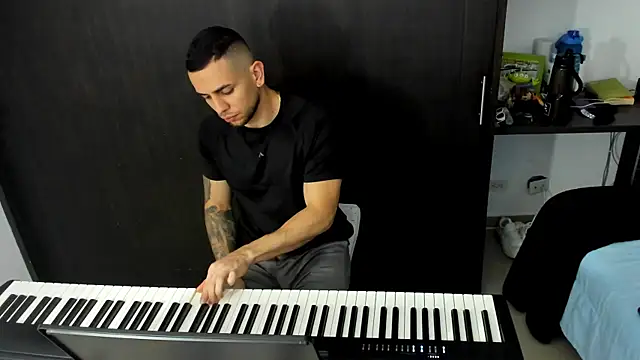 logan smith online show from 10, 10, 2025