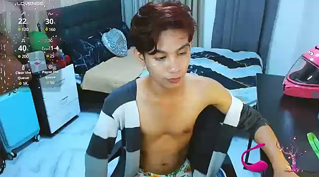 Snapshot of WildestTwink chatting on 7, 3, 2025 WildestTwink online show from 7, 3, 2025